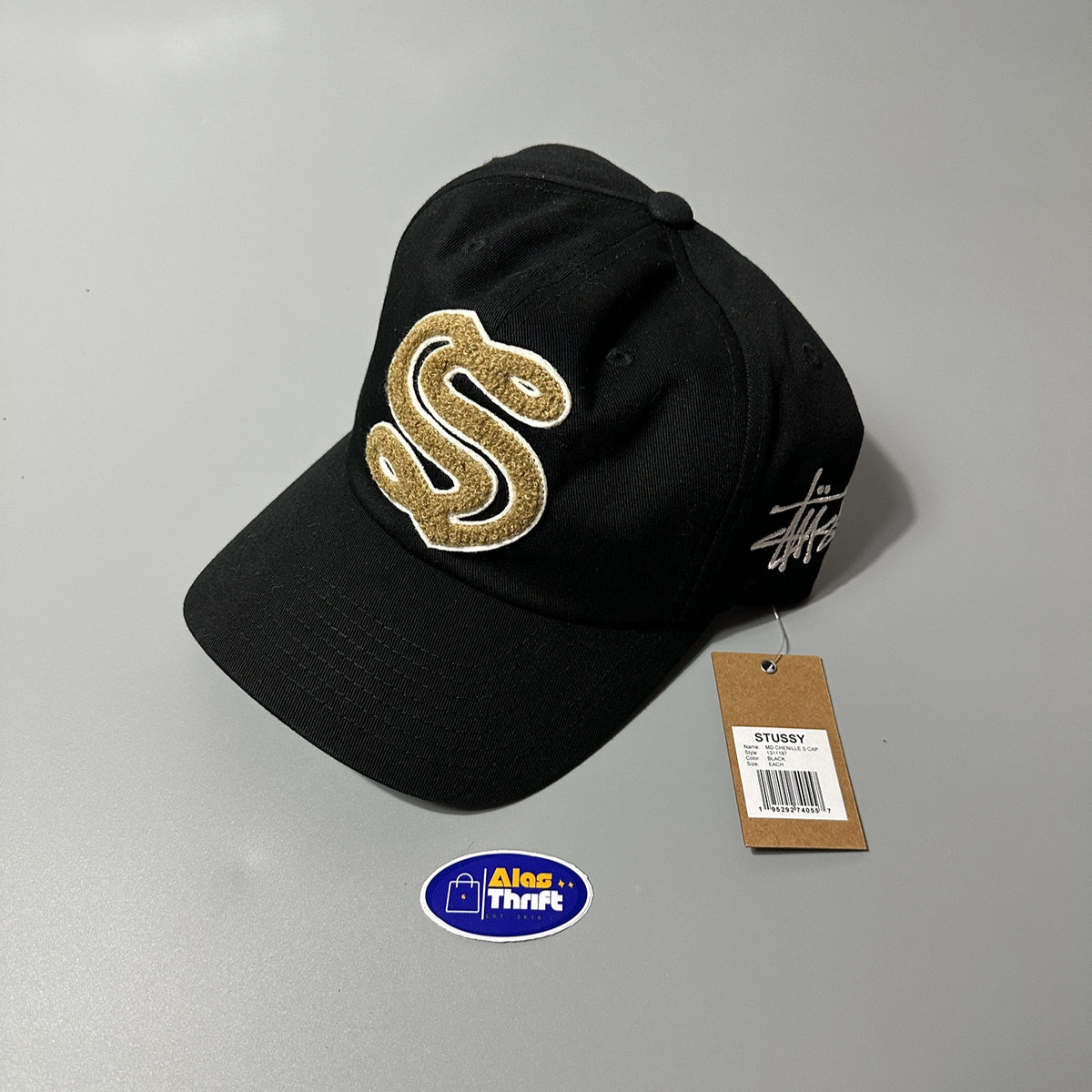 STUSSY CHENILLE GOTHIC S SNAPBACK CAP