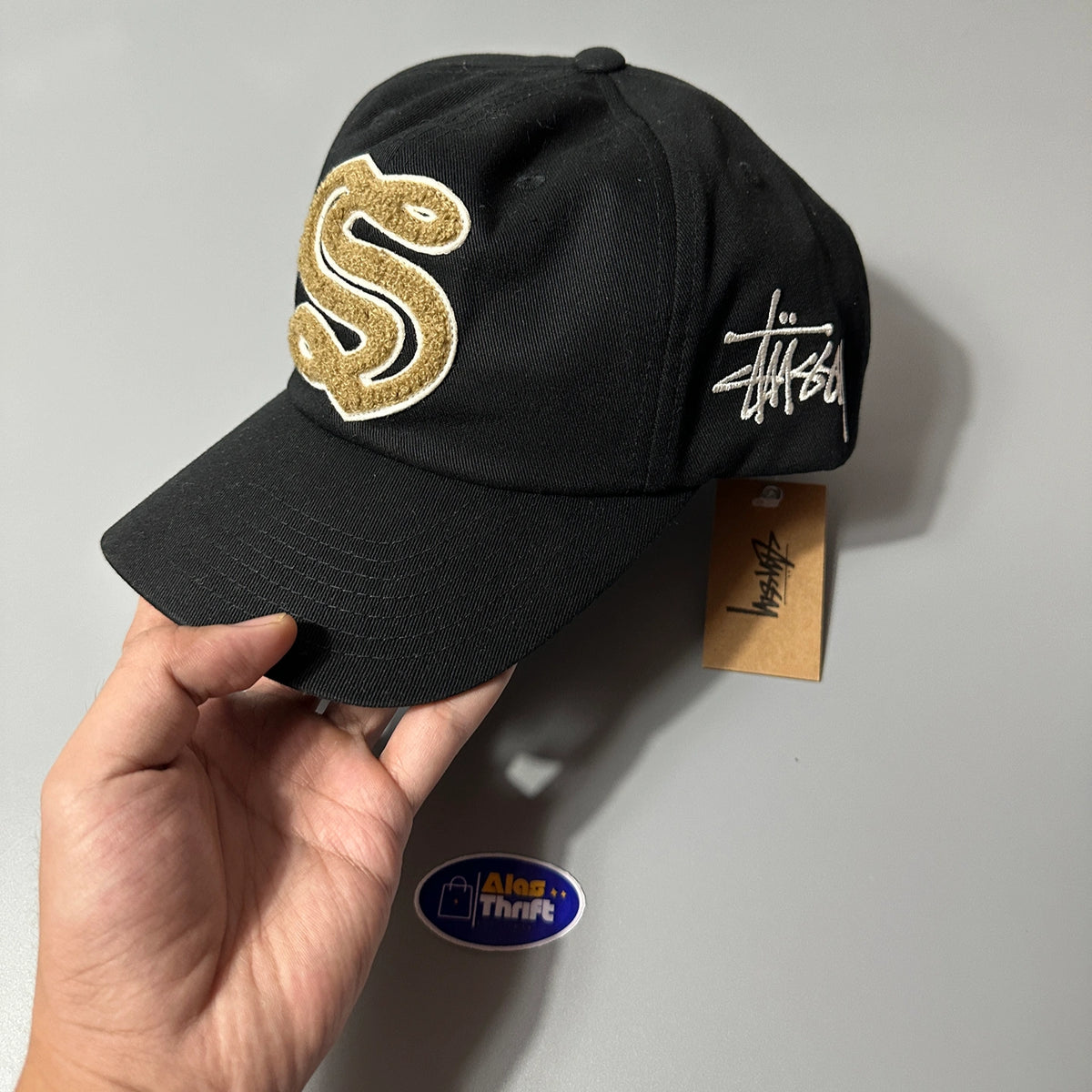 STUSSY CHENILLE GOTHIC S SNAPBACK CAP