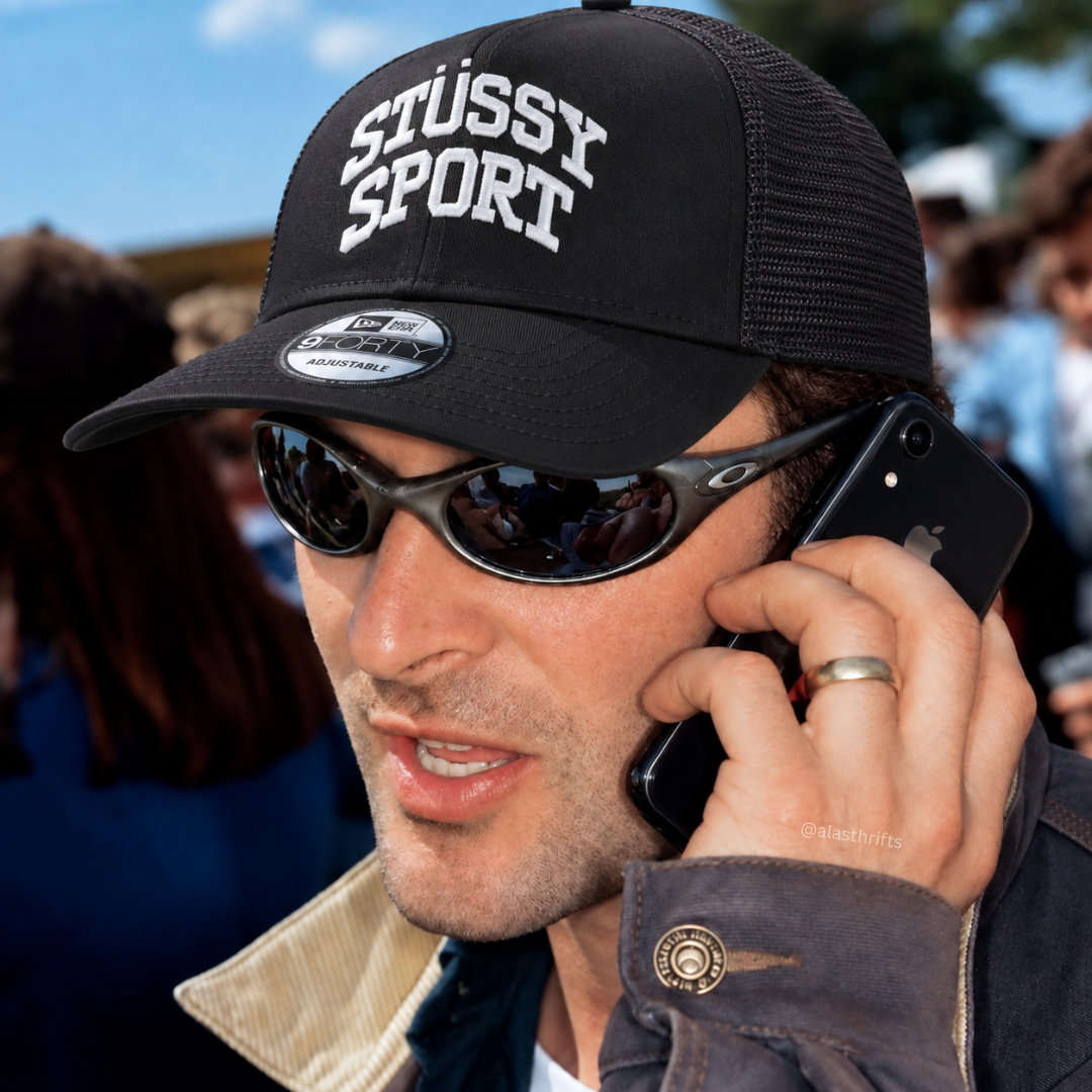 STUSSY x NEW ERA9FORTY SPORT TRUCKER CAP