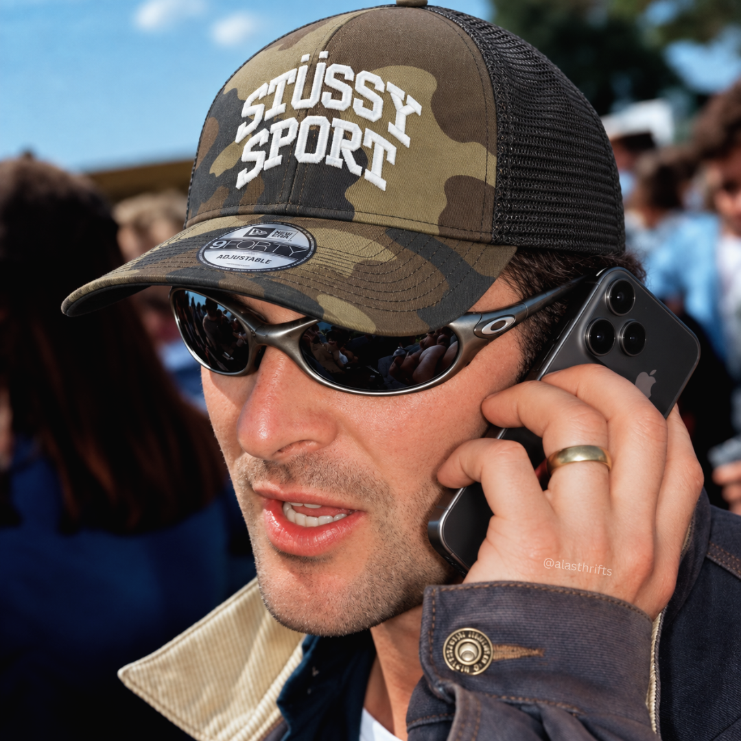STUSSY x NEW ERA9FORTY SPORT TRUCKER CAP